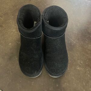 Winter booties size 6.5